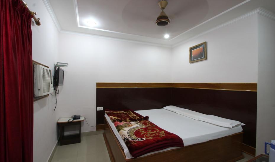 Ajay International * Agra (Uttar Pradesh)