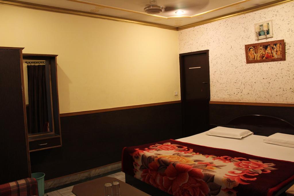 Ajay International Agra (Uttar Pradesh)