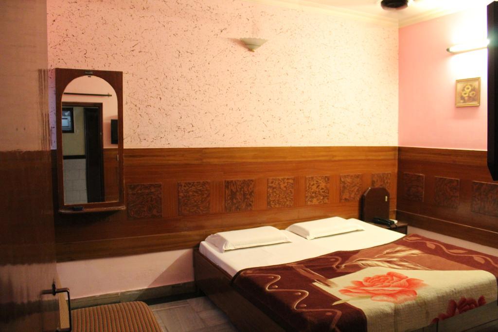 Hotel Ajay International *