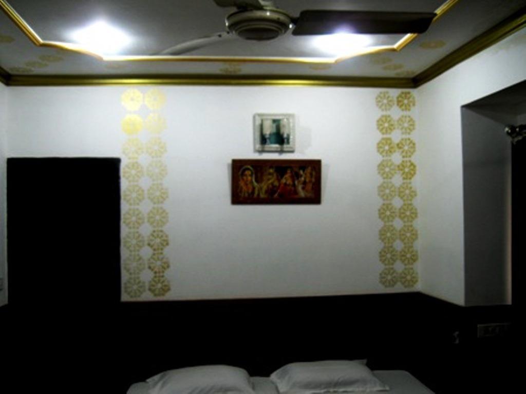 Hotel Ajay International *