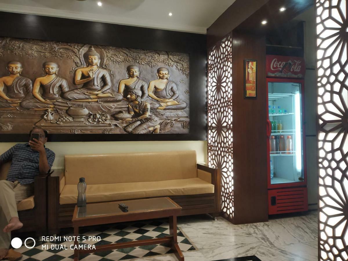 Ajay International Hotel *